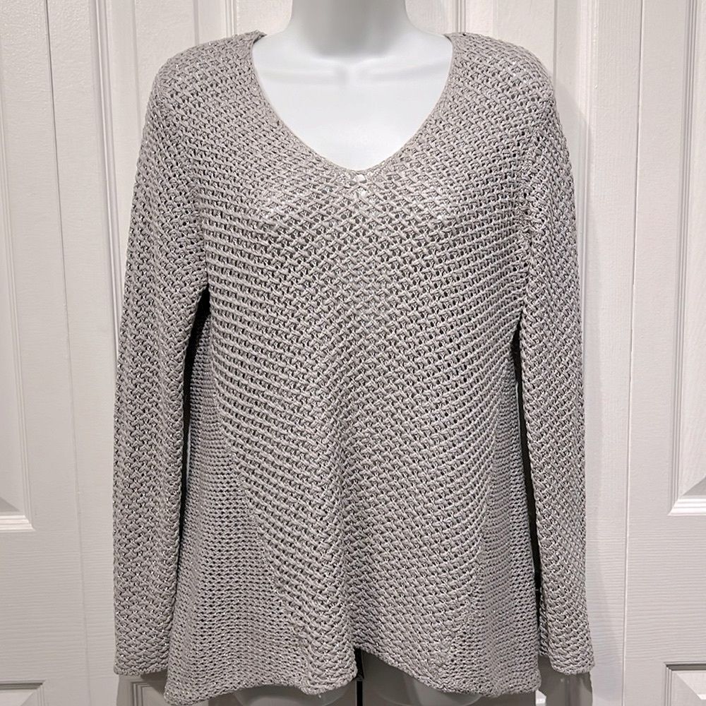 Tommy Bahama Grey /Silver Metallic Thread V-Neck Pullover Sweater Size M